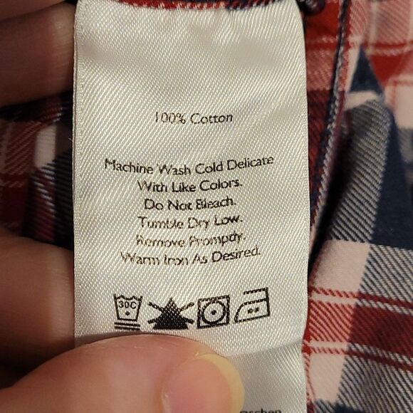 Eddie‎ bauer woman's plaid button up shirt - Picture 6 of 6